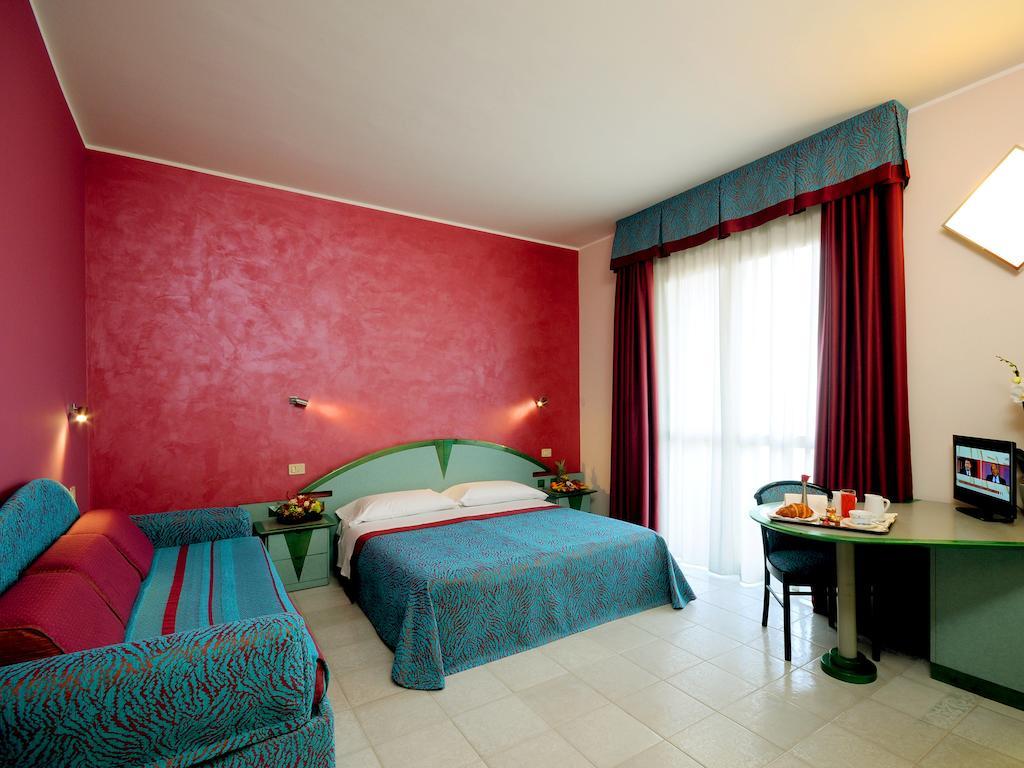 Montesilvano Marina Serena Majestic Hotel מראה חיצוני תמונה