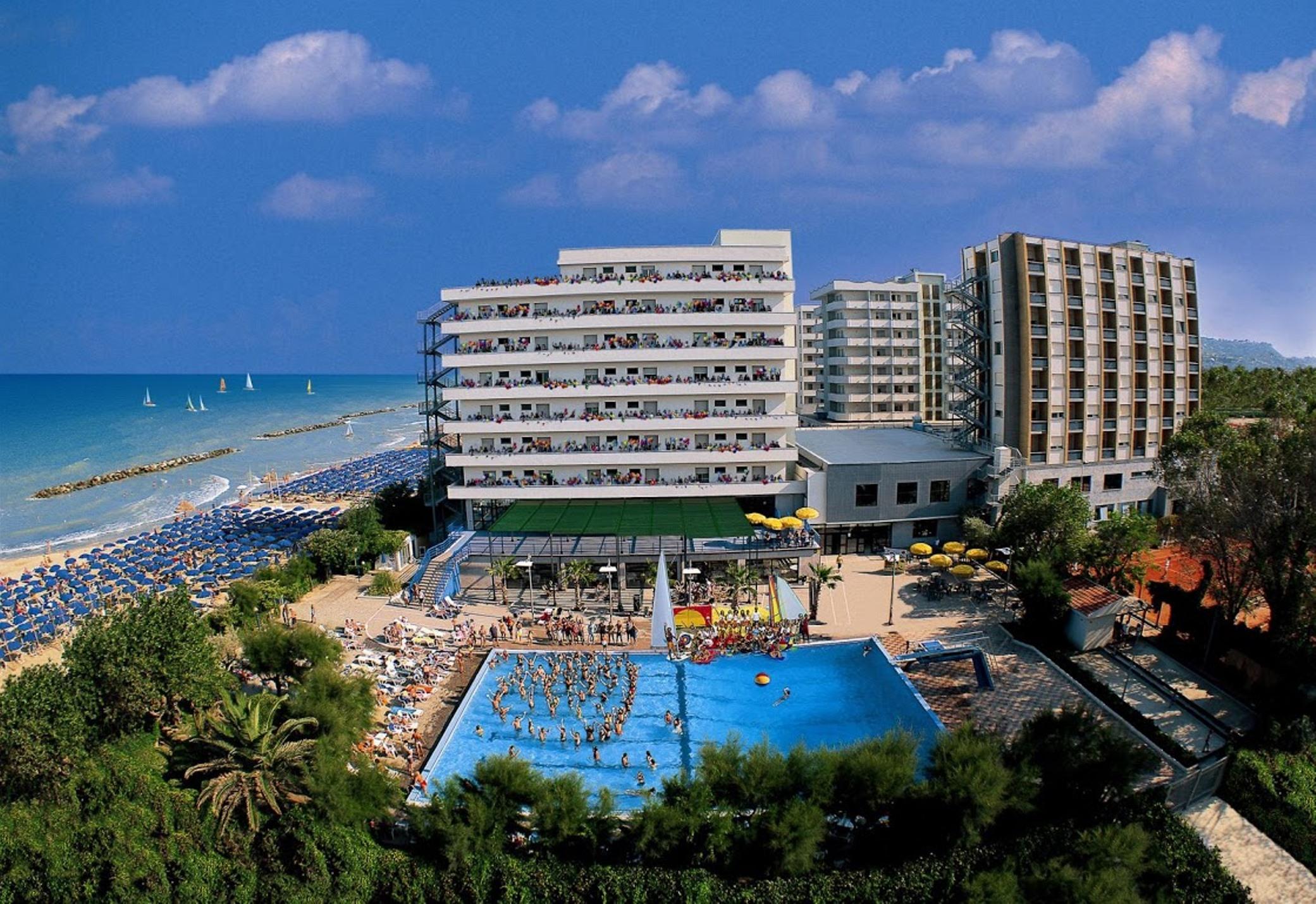 Montesilvano Marina Serena Majestic Hotel מראה חיצוני תמונה
