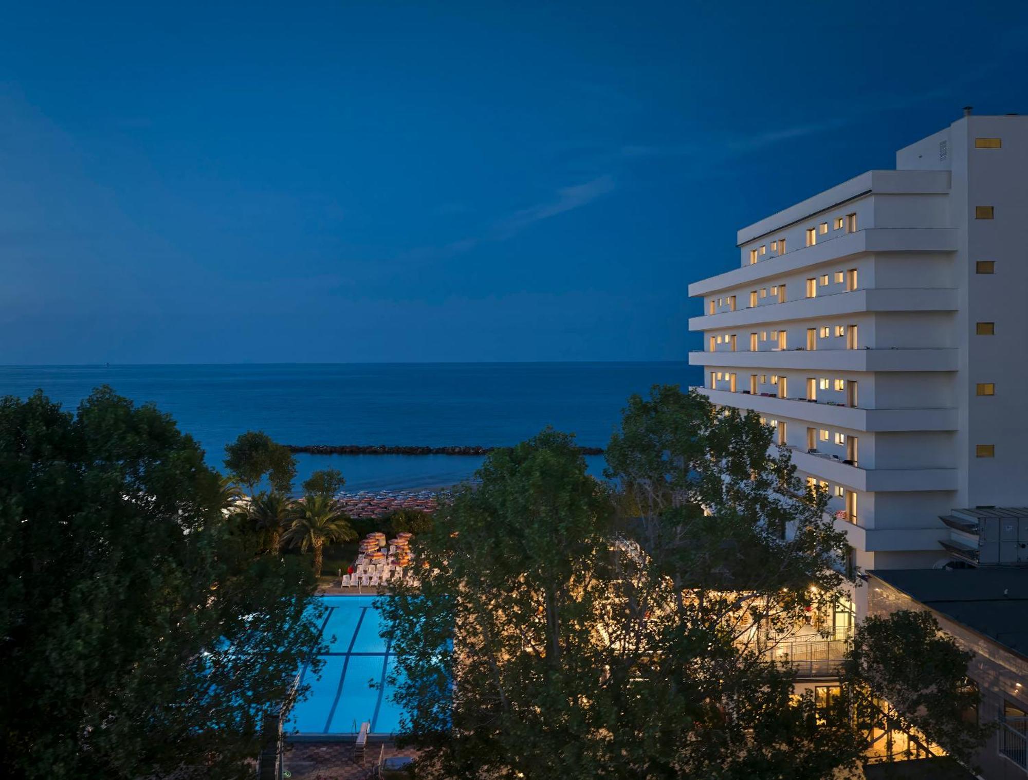 Montesilvano Marina Serena Majestic Hotel מראה חיצוני תמונה